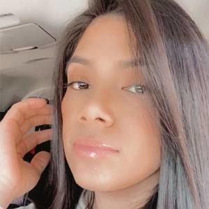 Meet your Posher, Stefanie